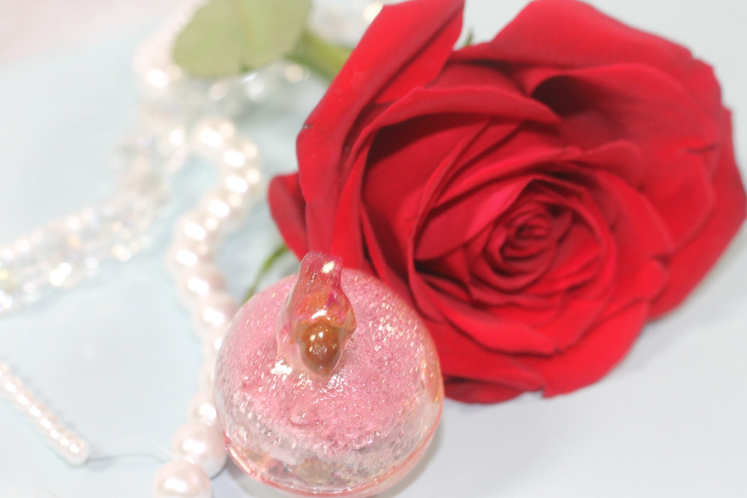 Raspberry rose Tea globe