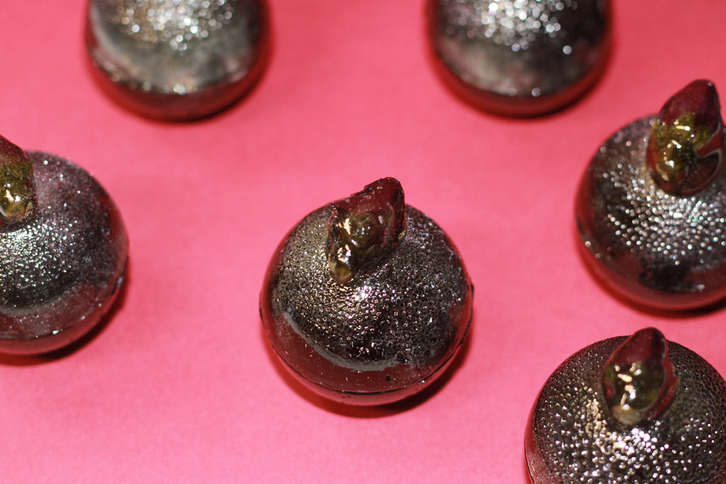Black Rose Tea globe